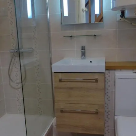 Comfortable With Pool Facing The Sea 식스포즈레스플라지스