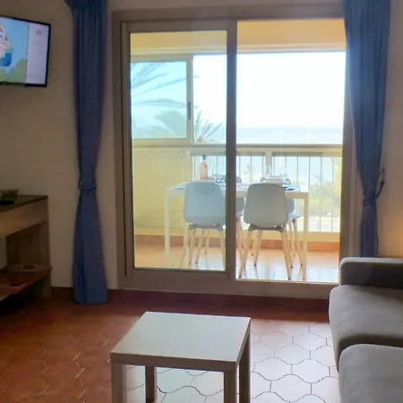 아파트 Comfortable With Pool Facing The Sea *