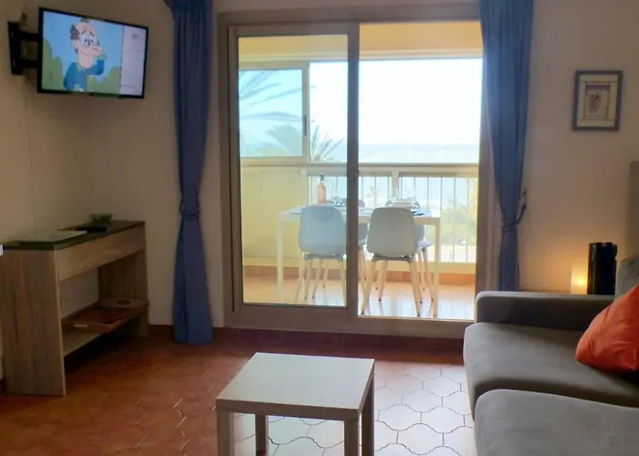 아파트 Comfortable With Pool Facing The Sea *